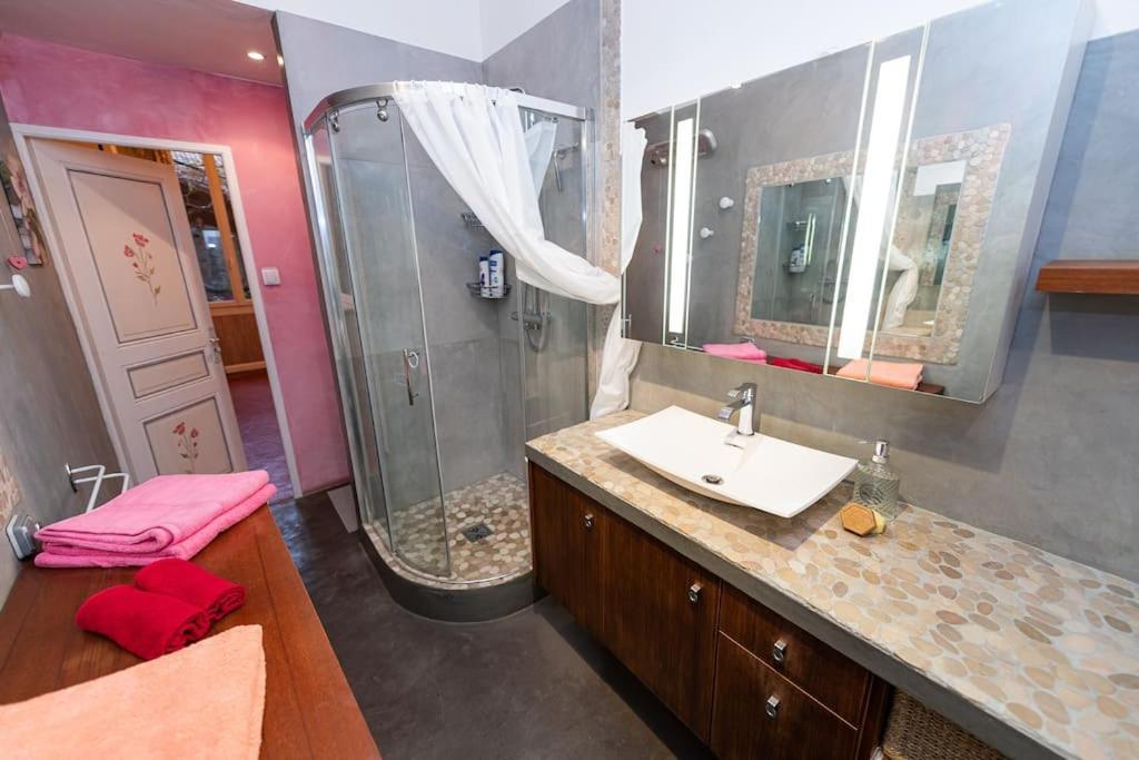 Anna-Maria : Grand Appartement 10 Personnes+Parking Prive -Actif+ Location- Marsilia Exterior foto