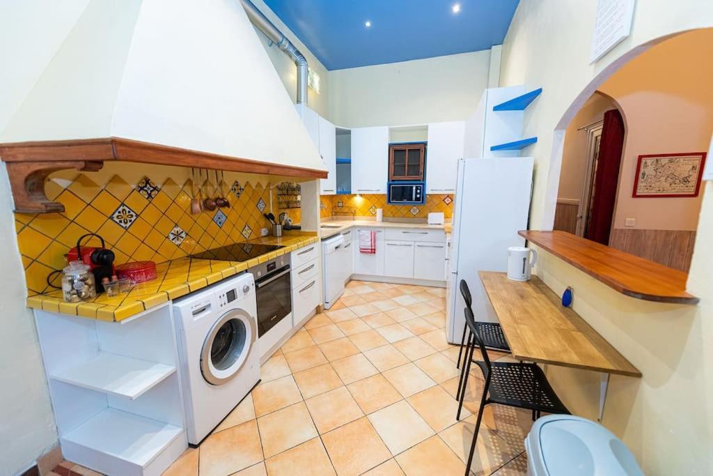 Anna-Maria : Grand Appartement 10 Personnes+Parking Prive -Actif+ Location- Marsilia Exterior foto