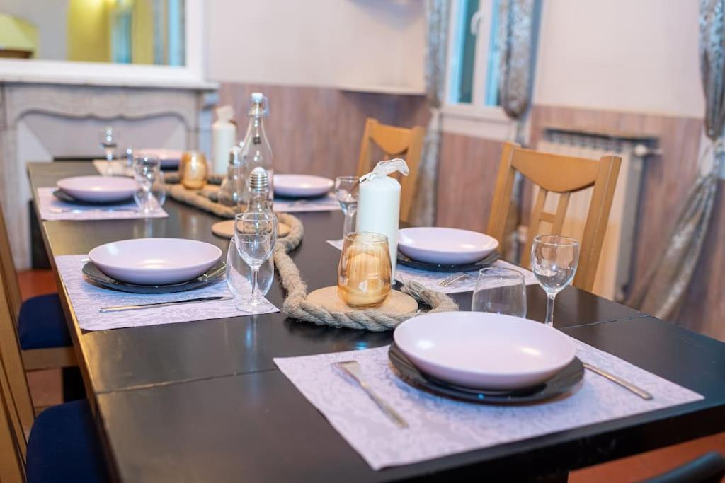 Anna-Maria : Grand Appartement 10 Personnes+Parking Prive -Actif+ Location- Marsilia Exterior foto